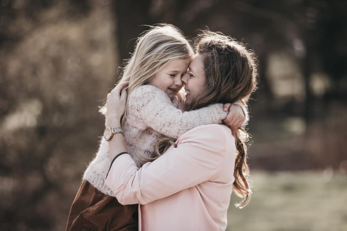 fotografering-aarhus-udenfor-park-modlys